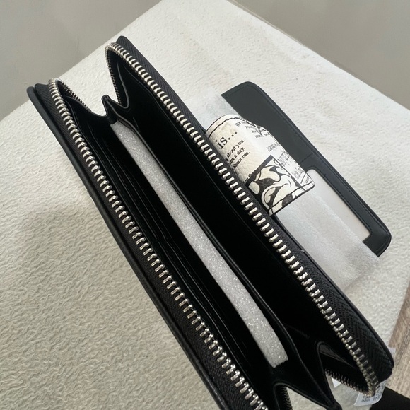 Disney Parks Mickey Minnie Crazy in Love Newspaper Print Wallet Wristlet - Picture 7 of 9